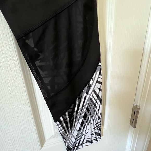 Calvin Klein Performance High Waist Slimming Compression Black/White Leggings M - Picture 7 of 9